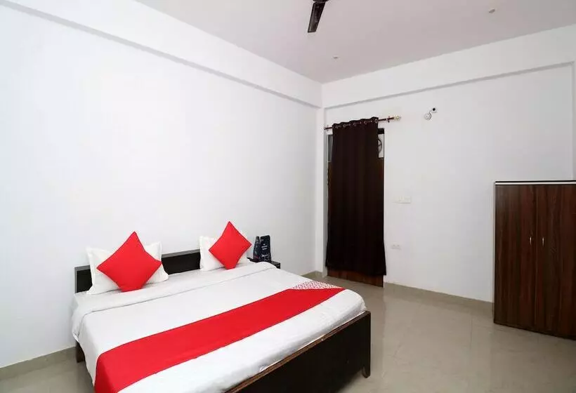 ホテル Oyo 23165 Raghav Resort