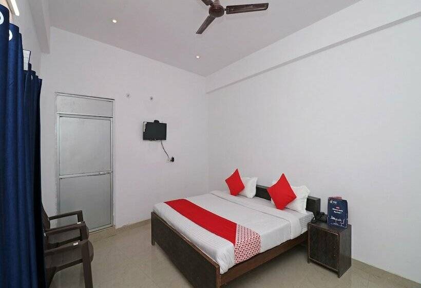 ホテル Oyo 23165 Raghav Resort
