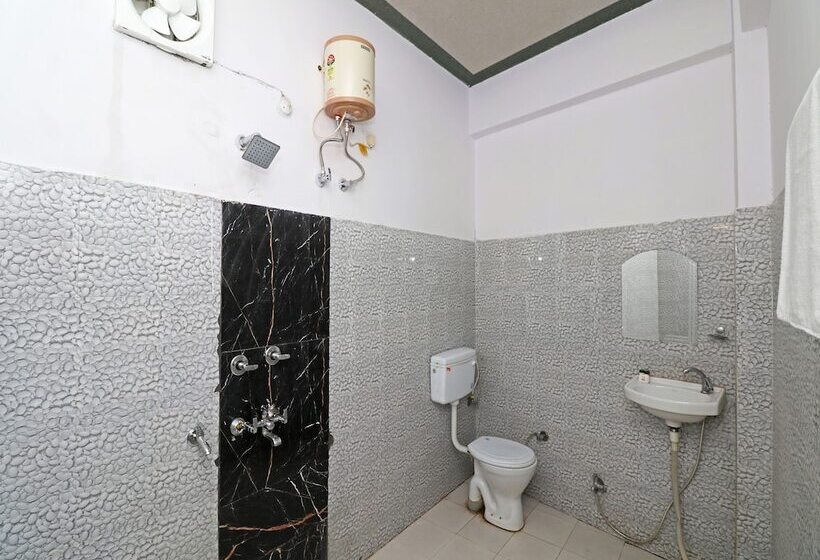 ホテル Oyo 23165 Raghav Resort