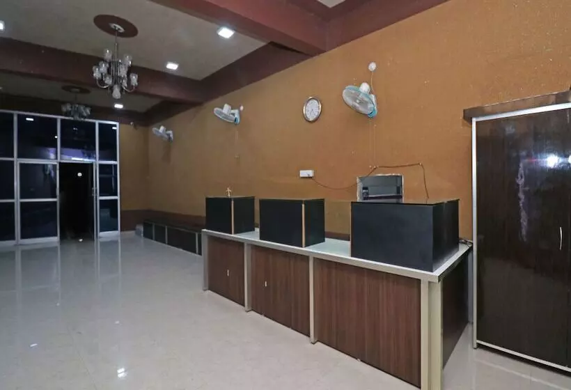 ホテル Oyo 23165 Raghav Resort