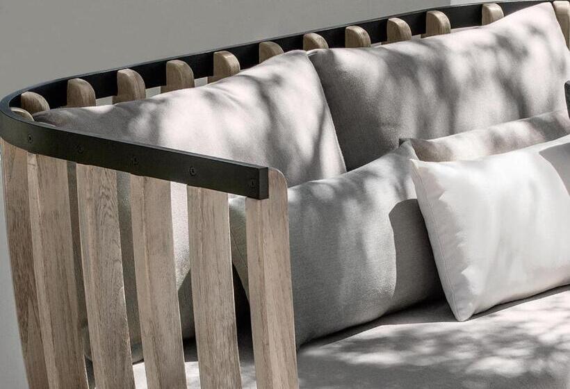 Отель La Guardia