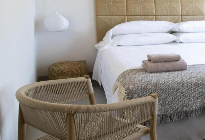 Отель La Guardia