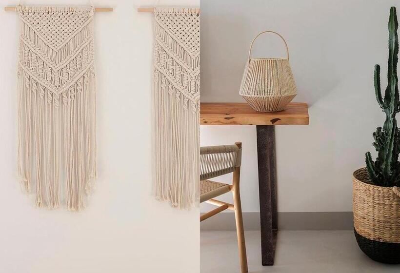 Отель La Guardia