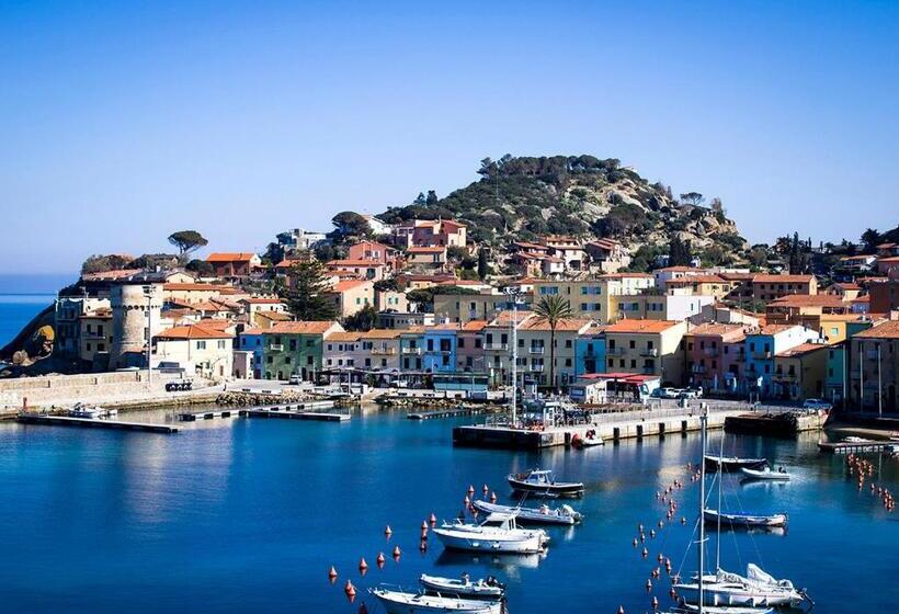 Отель La Guardia