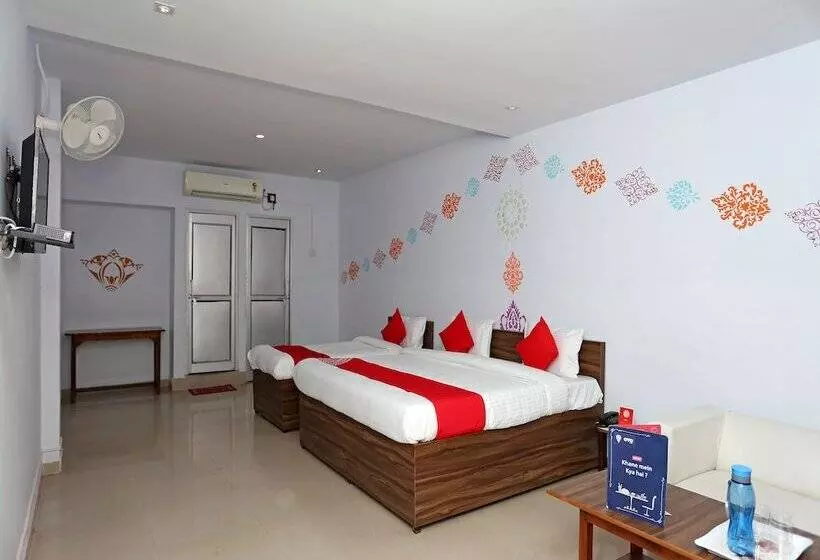 Hotelli Oyo 18501 The Palms Resort