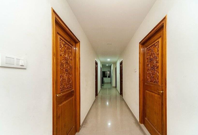 هتل Oyo 26677 Pmr Guest Inn