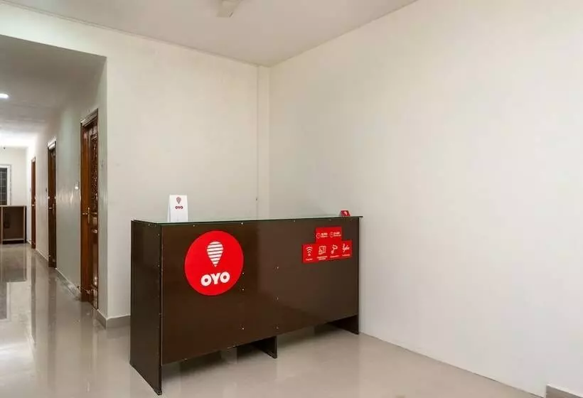 ホテル Oyo 26677 Pmr Guest Inn