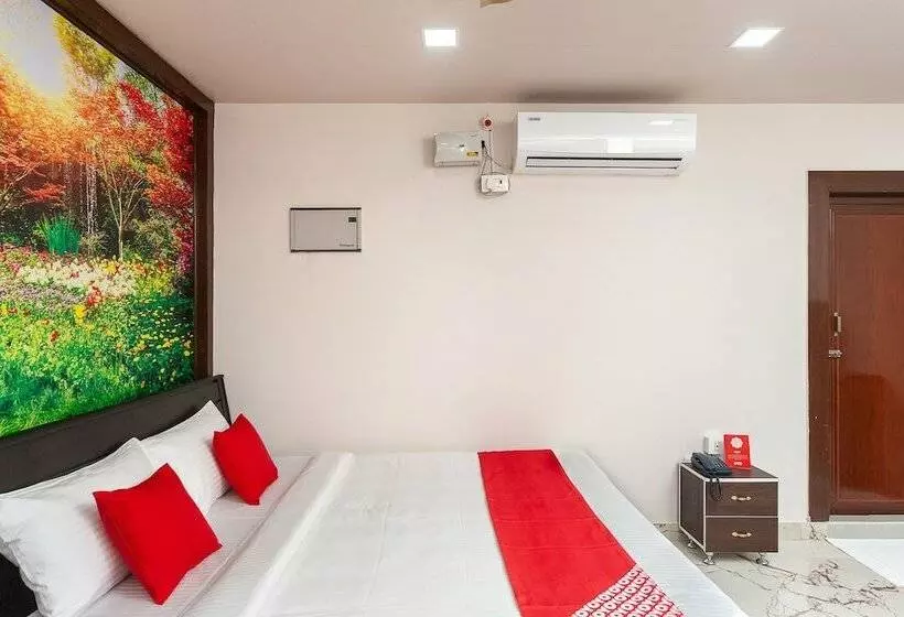ホテル Oyo 26677 Pmr Guest Inn