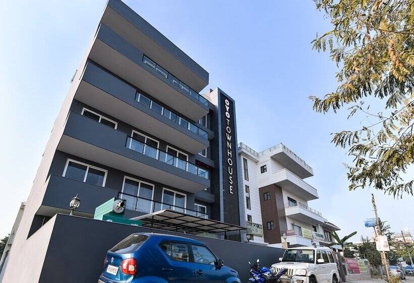 Hotel Oyo Townhouse 079 Sector 46