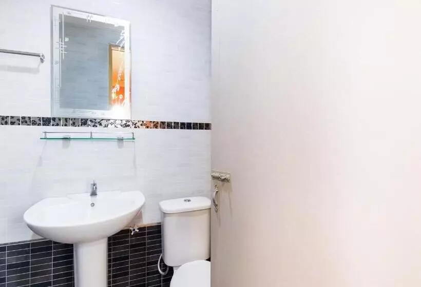 Oyo 746 Hotel Comfort