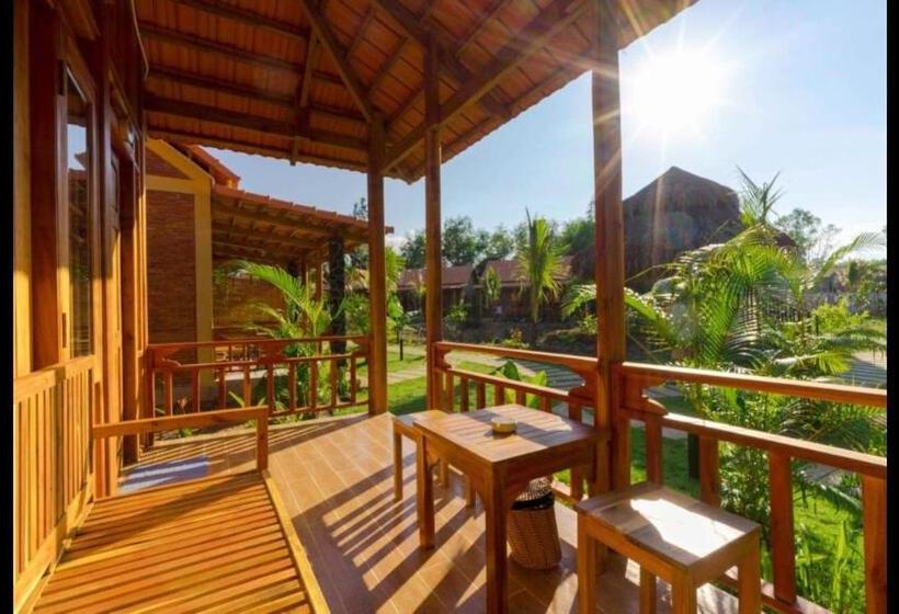 استراحتگاه Island Lodge Phu Quoc
