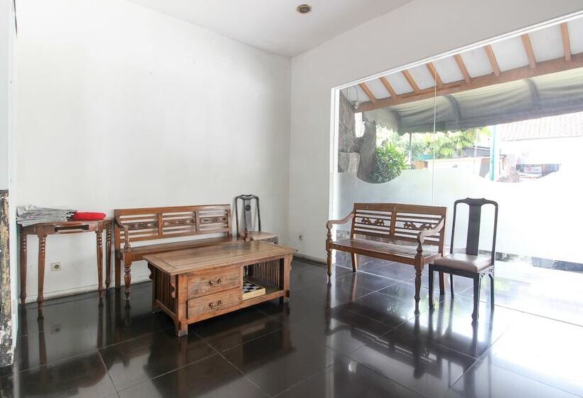 פנסיון Reddoorz Near Rs Sarjito Yogyakarta 2