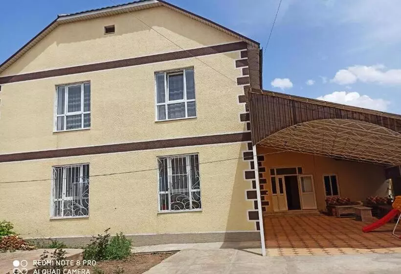 تختخواب و صبحانه Guest House Nuri