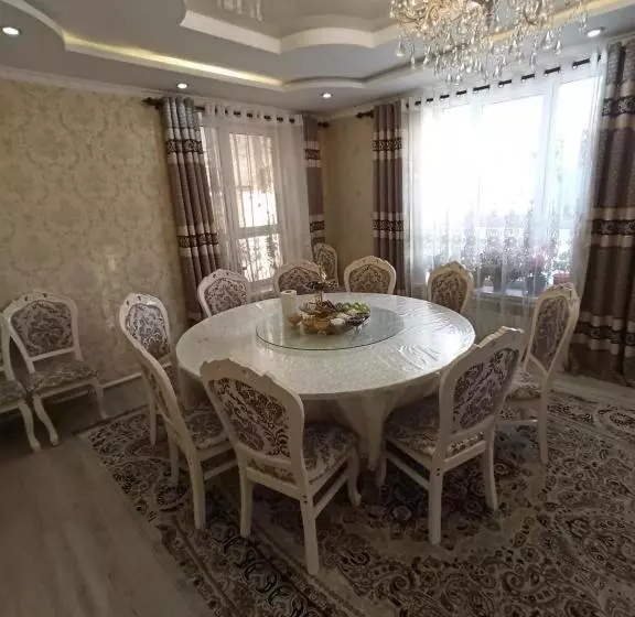 تختخواب و صبحانه Guest House Nuri