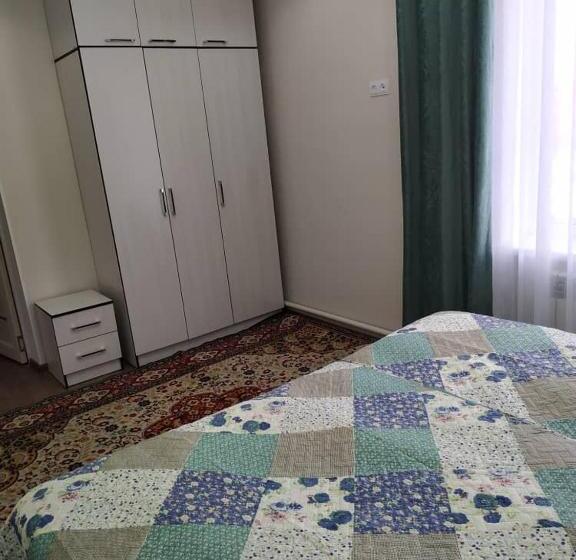 تختخواب و صبحانه Guest House Nuri