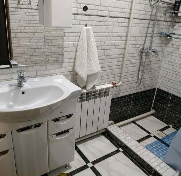 تختخواب و صبحانه Guest House Nuri