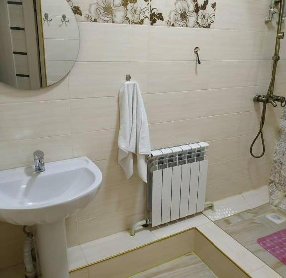 تختخواب و صبحانه Guest House Nuri