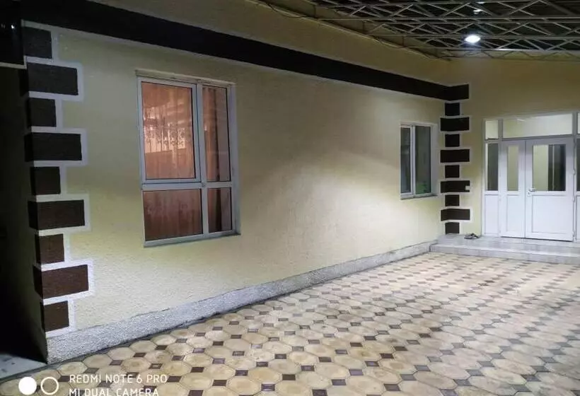 تختخواب و صبحانه Guest House Nuri