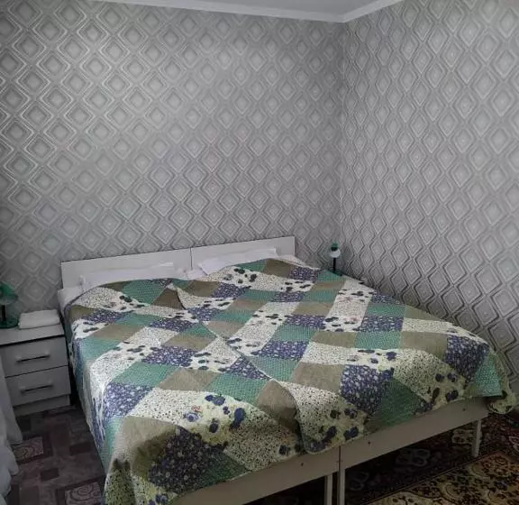 تختخواب و صبحانه Guest House Nuri