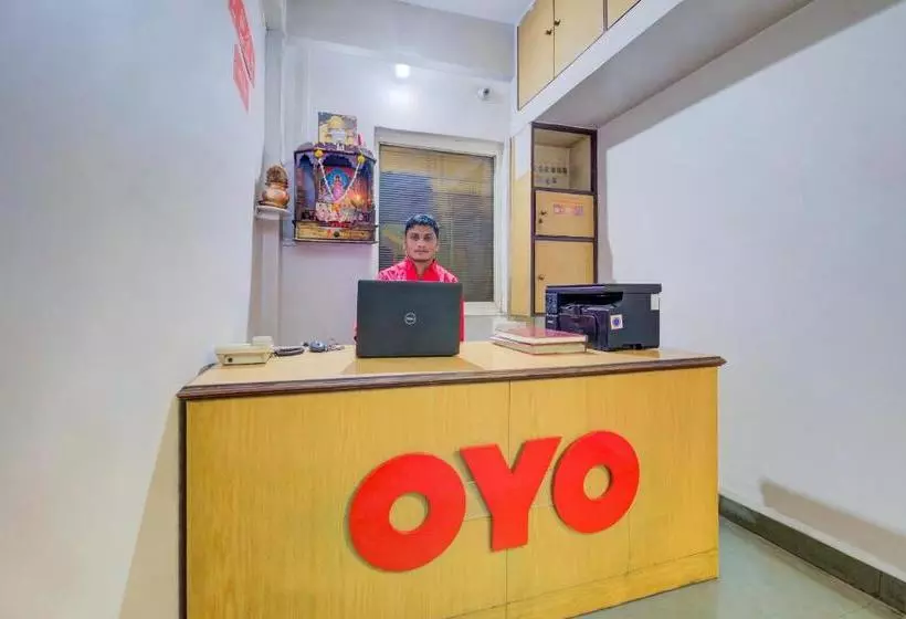 ホテル Oyo 27822 Amrut Executive
