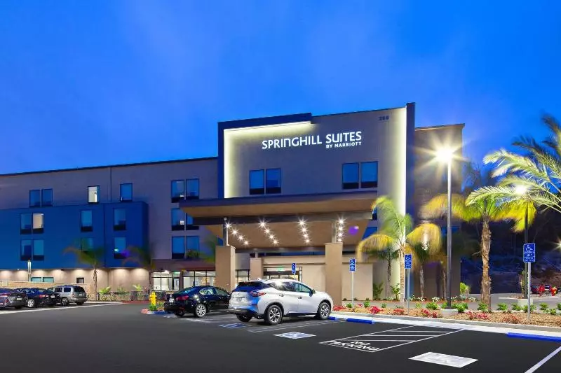 ホテル Springhill Suites By Marriott Escondido Downtown