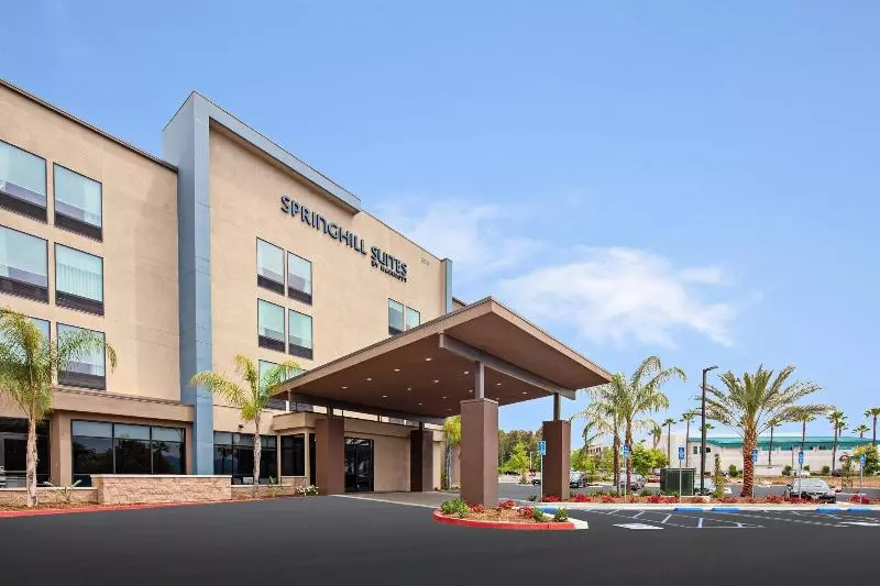 ホテル Springhill Suites By Marriott Escondido Downtown