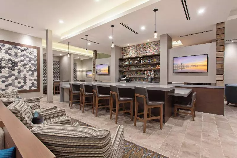 ホテル Springhill Suites By Marriott Escondido Downtown