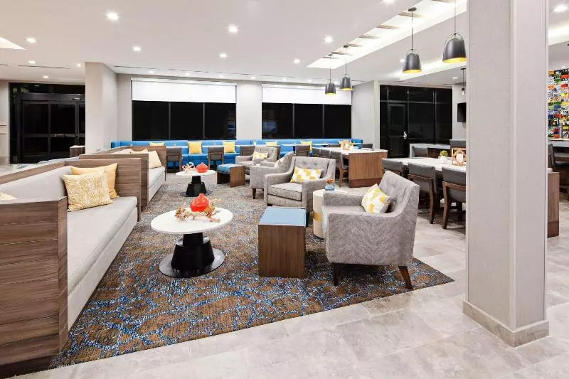 ホテル Springhill Suites By Marriott Escondido Downtown