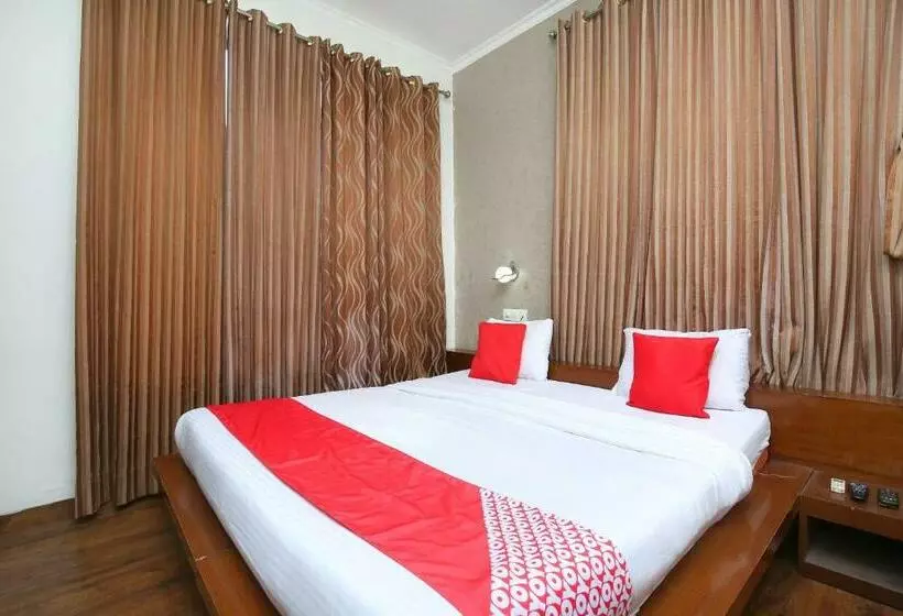 Oyo 23580 Hotel The Grand