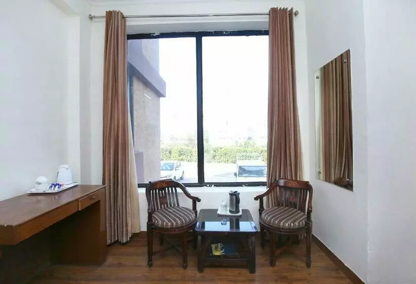 Oyo 23580 Hotel The Grand