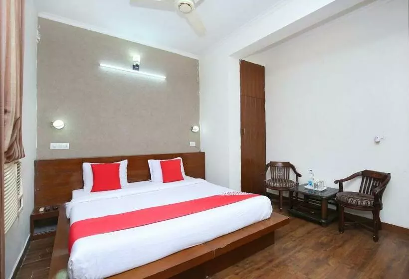 Oyo 23580 Hotel The Grand
