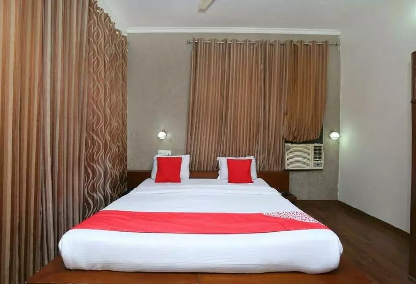 Oyo 23580 Hotel The Grand