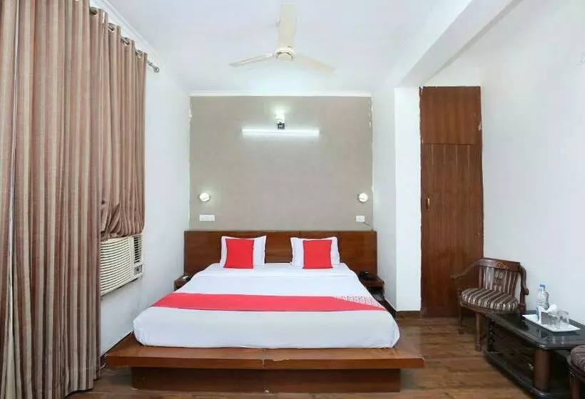 Oyo 23580 Hotel The Grand