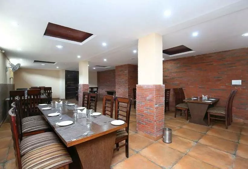 Oyo 23580 Hotel The Grand