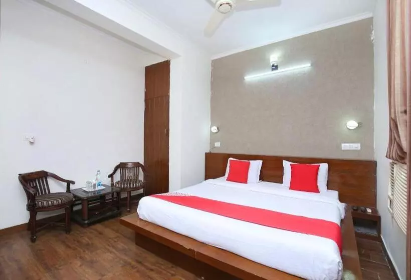 Oyo 23580 Hotel The Grand