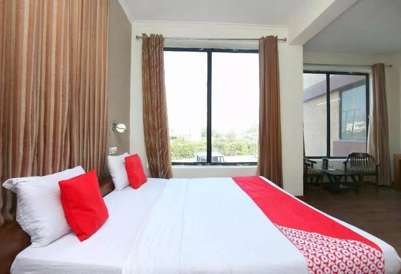 Oyo 23580 Hotel The Grand