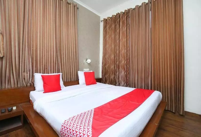 Oyo 23580 Hotel The Grand