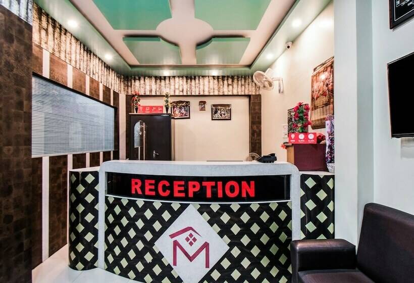 Oyo 28557 Hotel M V International