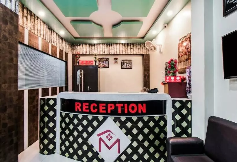 Oyo 28557 Hotel M V International