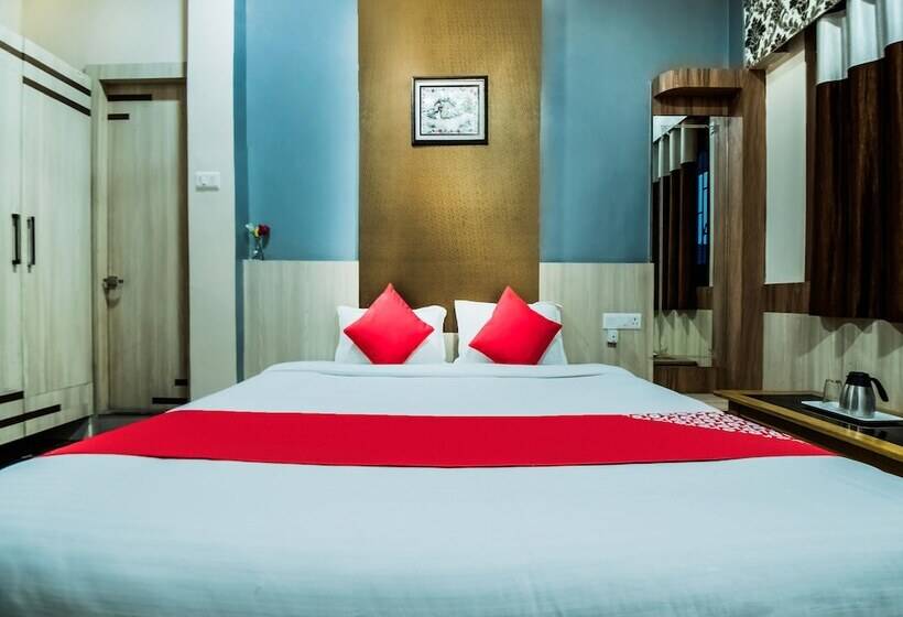 Oyo 28557 Hotel M V International