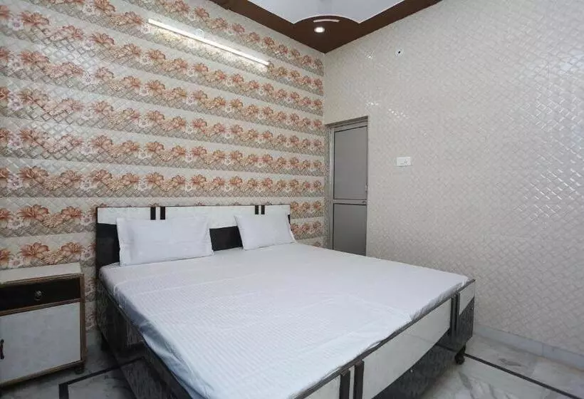 Spot On 37780 Hotel Doon Sabri