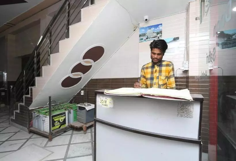 Spot On 37780 Hotel Doon Sabri