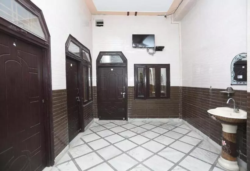 Spot On 37780 Hotel Doon Sabri