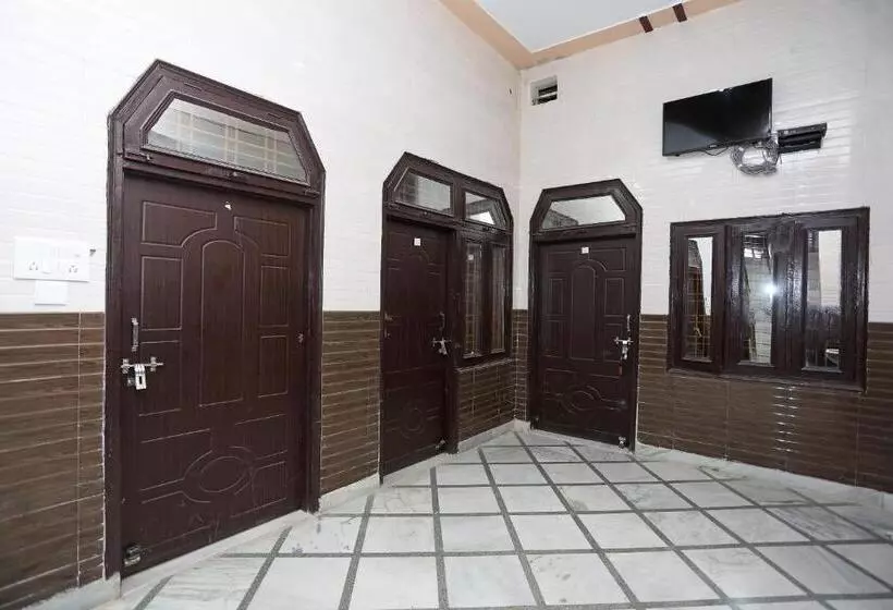 Spot On 37780 Hotel Doon Sabri