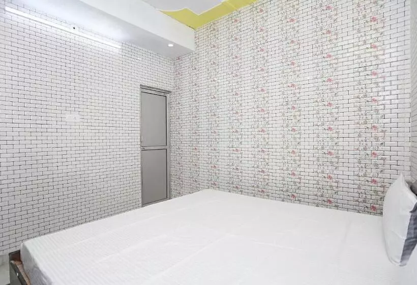 Spot On 37780 Hotel Doon Sabri