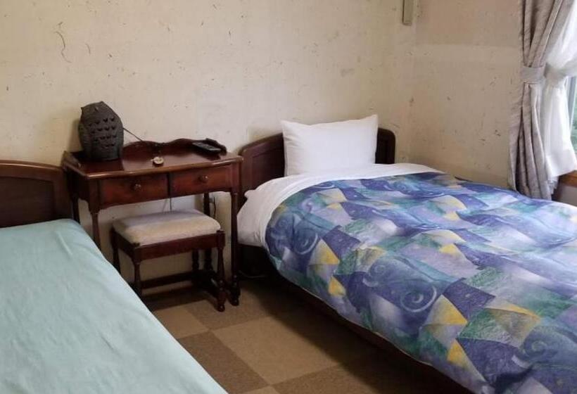 הוסטל Oyado Raku