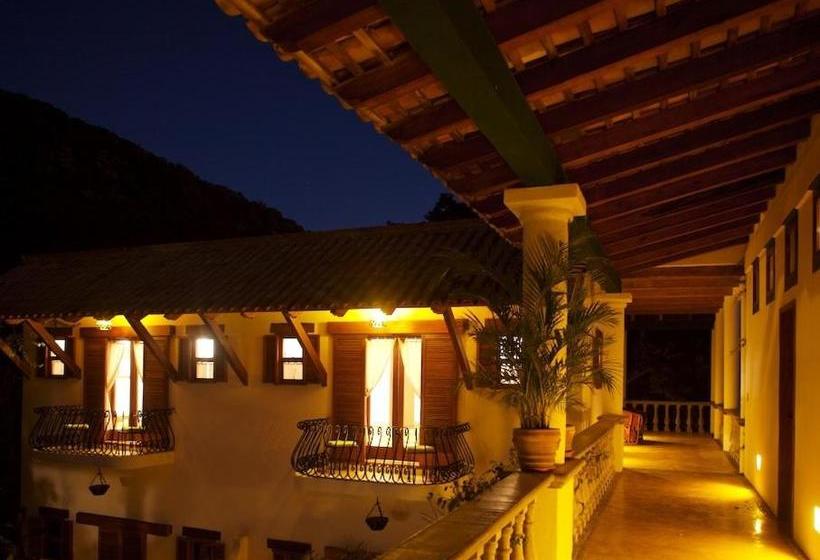 هتل Hacienda Eden