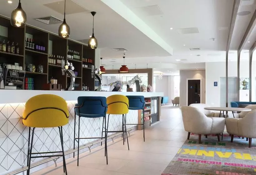 Hotelli Hampton By Hilton Hamilton Park