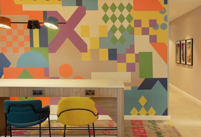 בית מלון כפרי Hampton By Hilton Hamilton Park