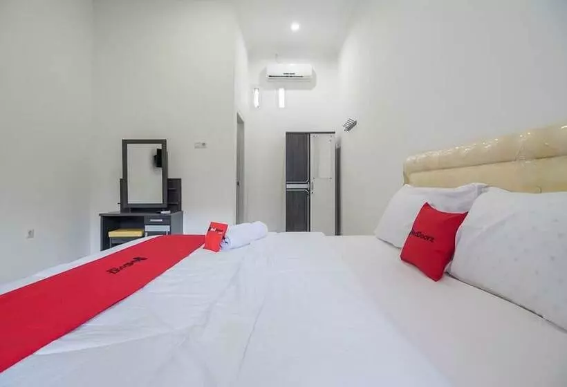 پانسیون Reddoorz Near Sultan Thaha Airport Jambi
